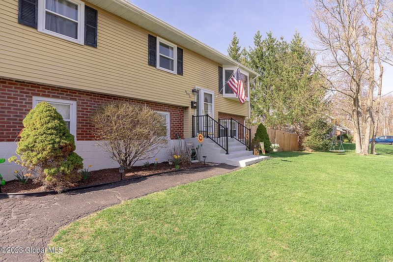 3rd image of 235 Starr Avenue