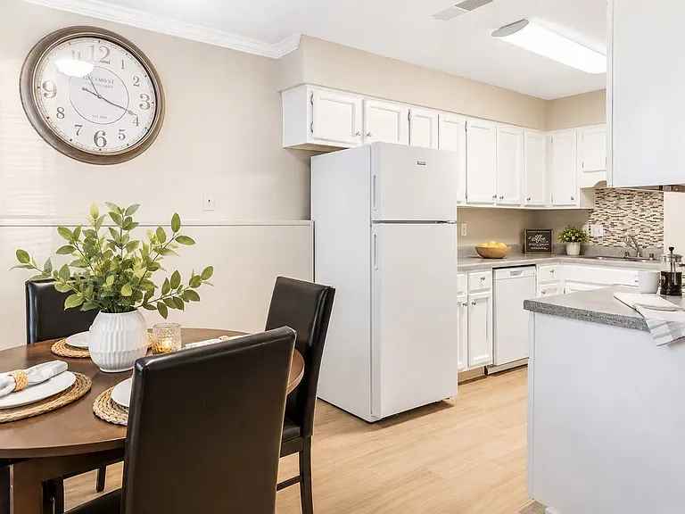 Residences at Overlook — Photo 93