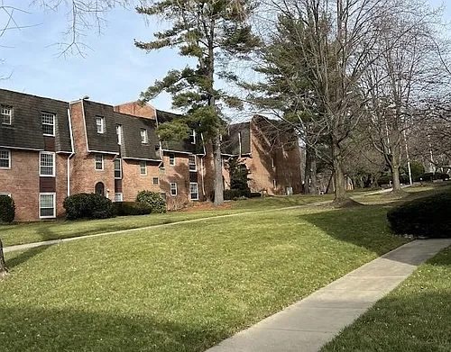 4000 Gypsy Ln Photo 1