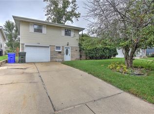 2043 Ramsey Dr, Decatur, IL 62526