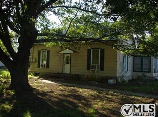 189 E Greenland St, Walnut Springs, TX 76690