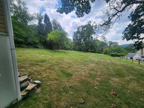 1010 Delfield Dr, Bethel Park, PA 15102