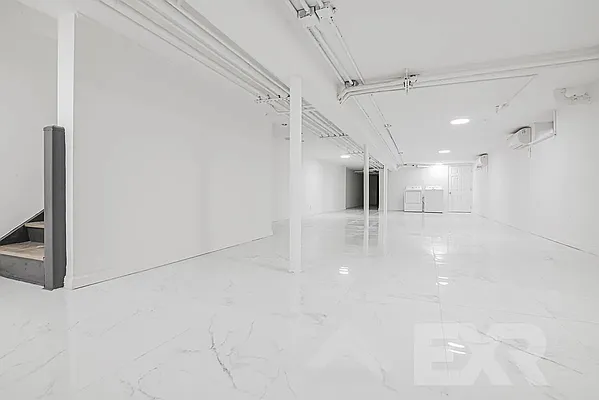 Rented by EXR | media 17