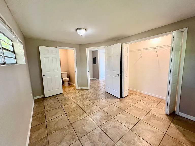 2602 E Yukon St — Photo 6
