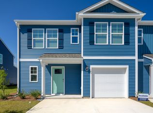 109 S Grassland Rd, Surf City, NC 28445