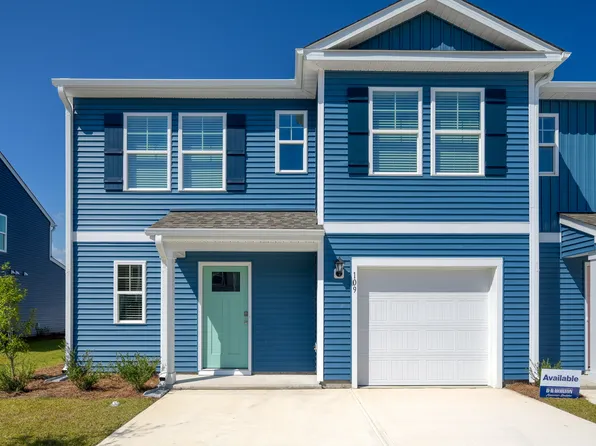 109 S Grassland Rd, Surf City, NC 28445