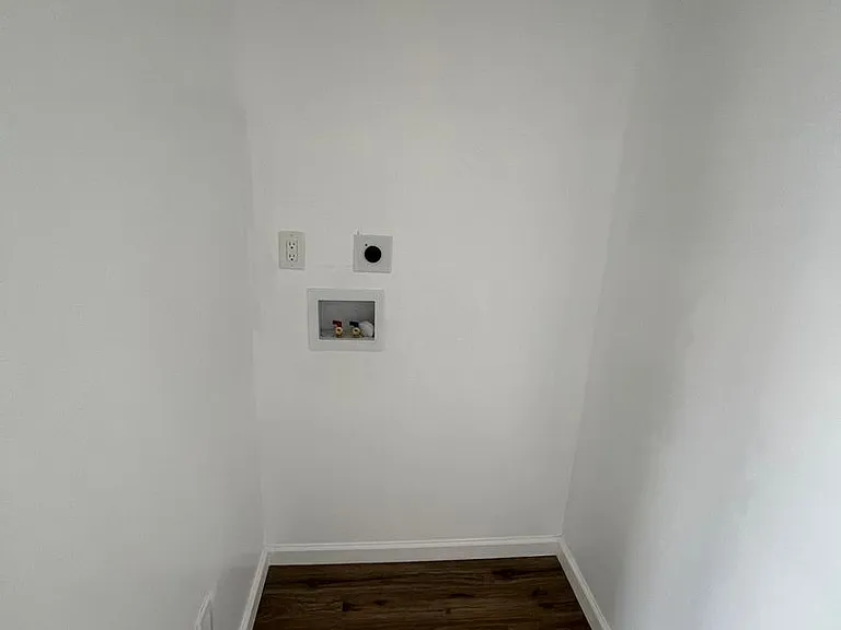 1143 Eynon St — Photo 19