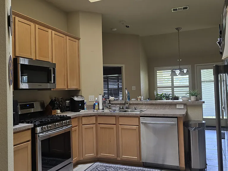 6402 Lake View Ln — Photo 2
