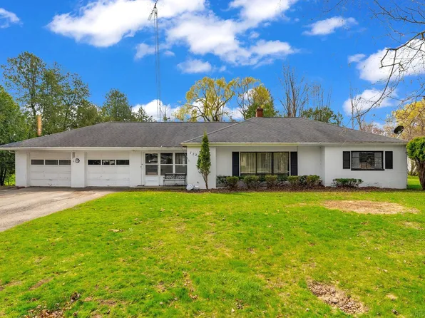 7224 Cherry St, Port Sanilac, MI 48469