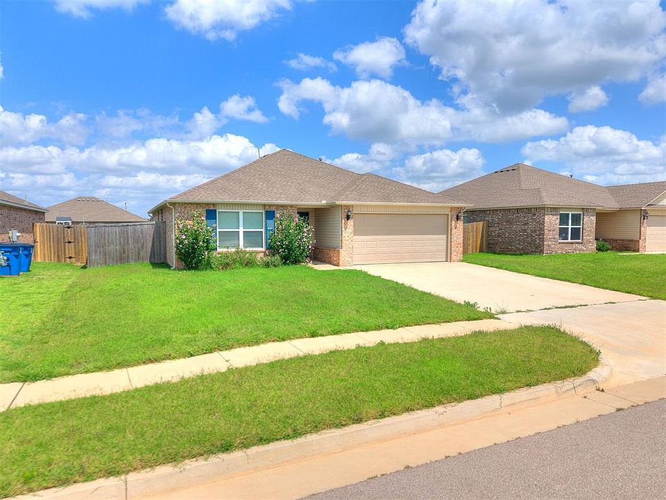 1st image of 488 Fox Den Dr