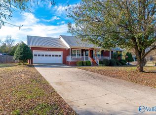 124 Reba Rd, Hazel Green, AL 35750