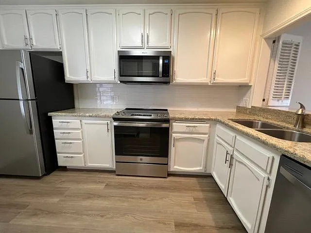Kitchen with brand new appliances