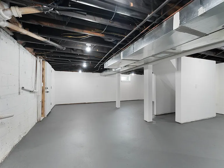 607 W Madison Ave — Photo 17