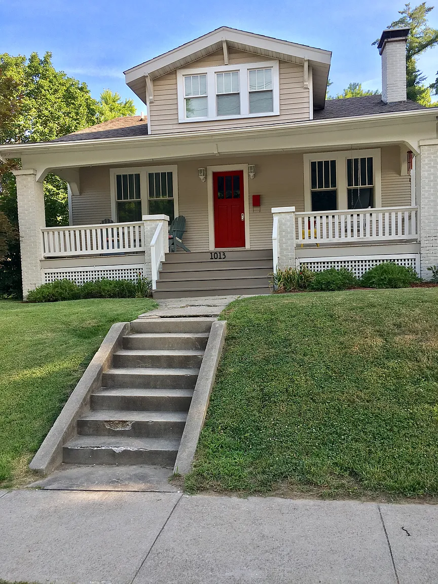 1013 Grand Ave photo 1