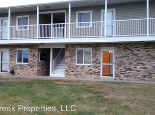 320 11th St APT 3, De Witt, IA 52742