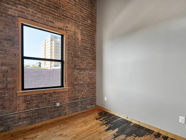225 E 2nd St #304 — Photo 2