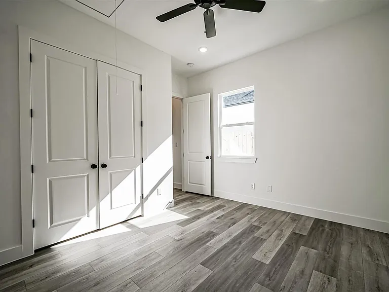 8409 Schneider St — Photo 14