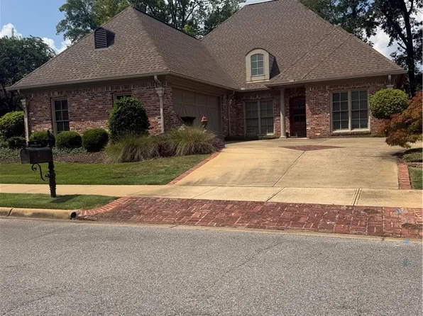 748 Cambridge Ln, Tuscaloosa, AL 35406