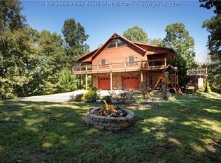 599 Olympia Fields Dr, Winfield, WV 25213