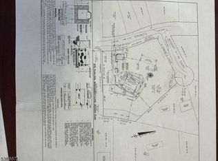 4 Wyckoff Ct, Hewitt, NJ 07421