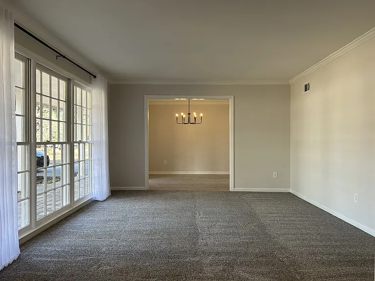 609 Windsor Rd — Photo 4