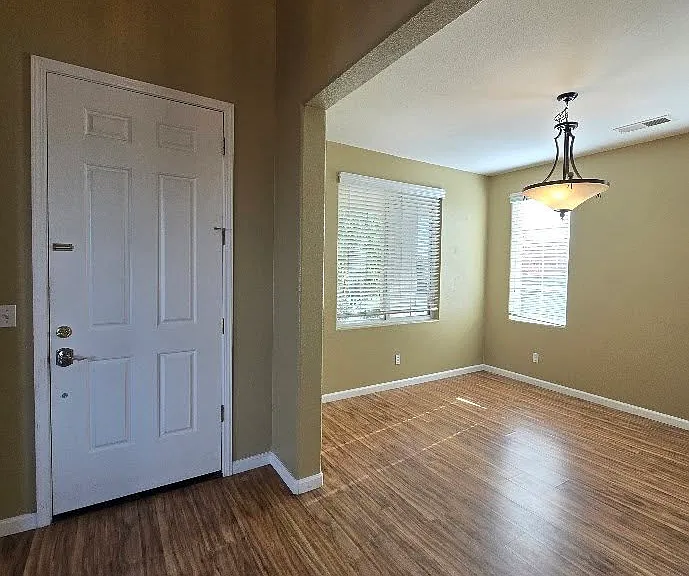 4225 N Del Rey Ave — Photo 10