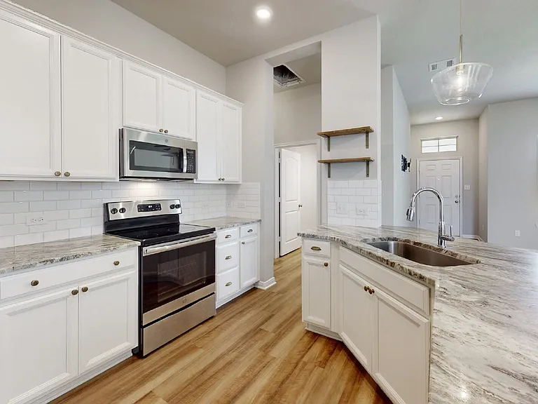 2030 Kathryn Dr — Photo 7