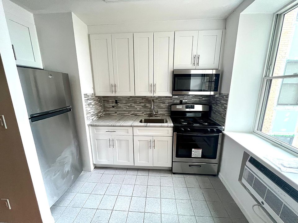 1st image of 27 W Broadway #406