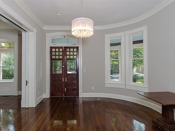 4th image of 515 N Broadway