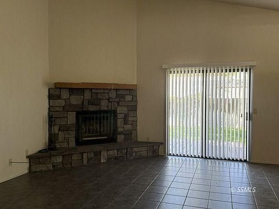 4th image of 242 Yellowstone Pl