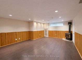 1602 Coram Cres, Mississauga, ON L4X 1K9