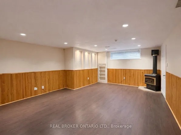 1602 Coram Cres, Mississauga, ON L4X 1K9