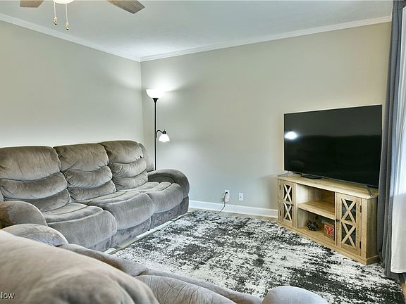 3rd image of 2230 Bel Aire Ln
