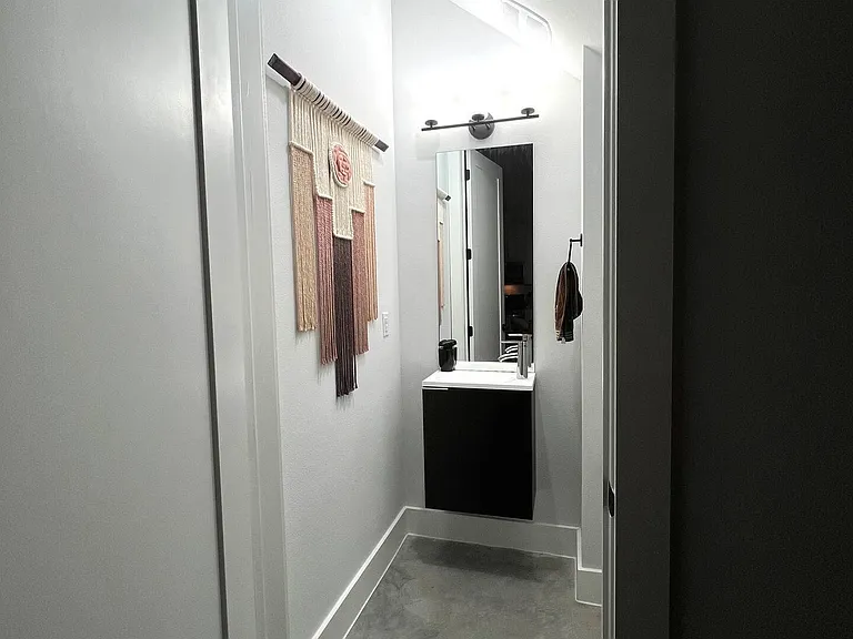 6908 Carver Ave — Photo 6