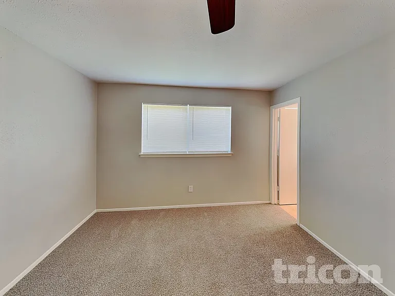 1555 Willowbrook St — Photo 6