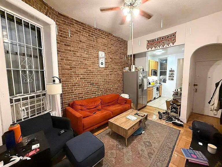41 W 64th St #1C — Photo 3