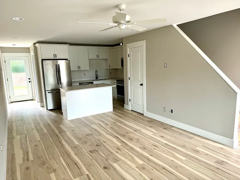 121 Norway Ave — Photo 12