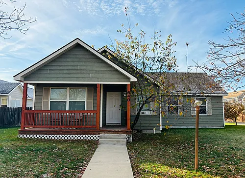 640 Green Tree Dr Photo 1