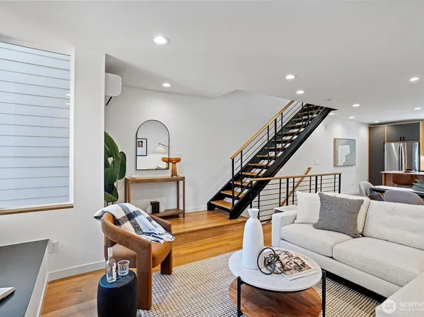 2314 Thorndyke Avenue W #B, Seattle, WA 98199
