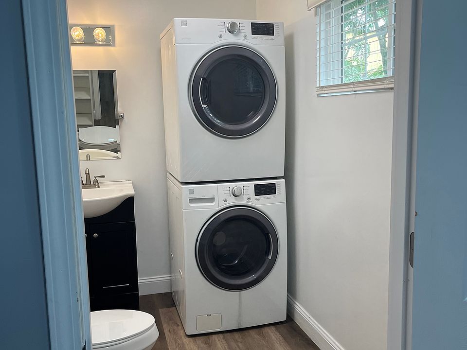 1st image of 315 East Ave
