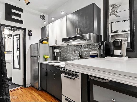 4th image of 203 E 89th St APT 3B
