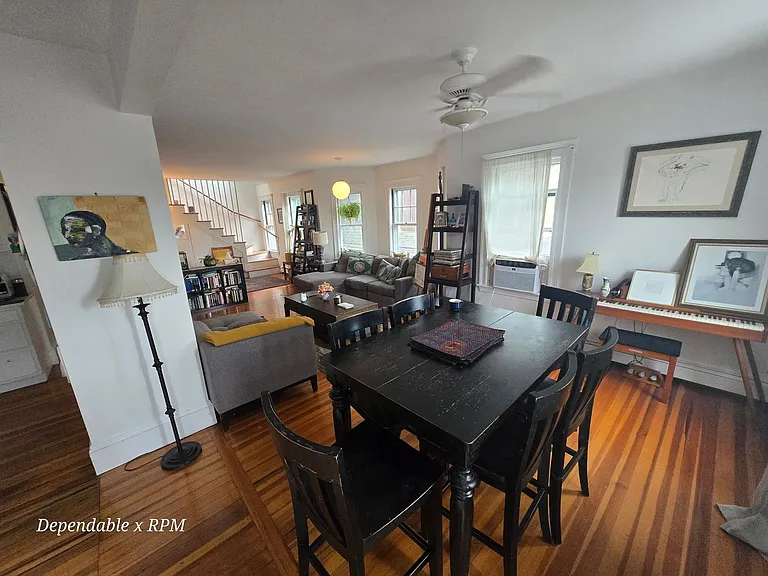 19-21 Granville Rd. — Photo 6