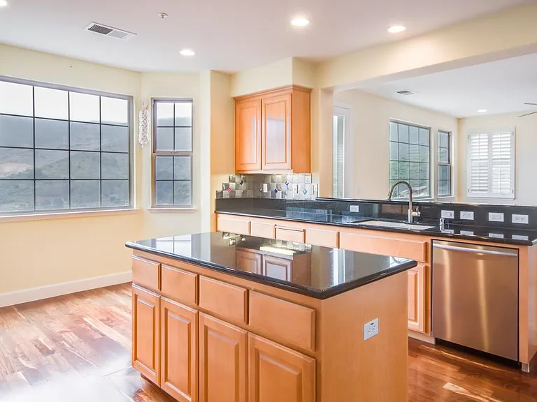 Golden Aster Ct — Photo 4