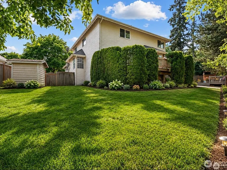 10618 176th Ct NE — Photo 30