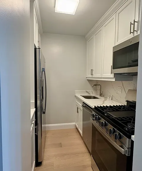 155 W 68th St #1810 — Photo 6