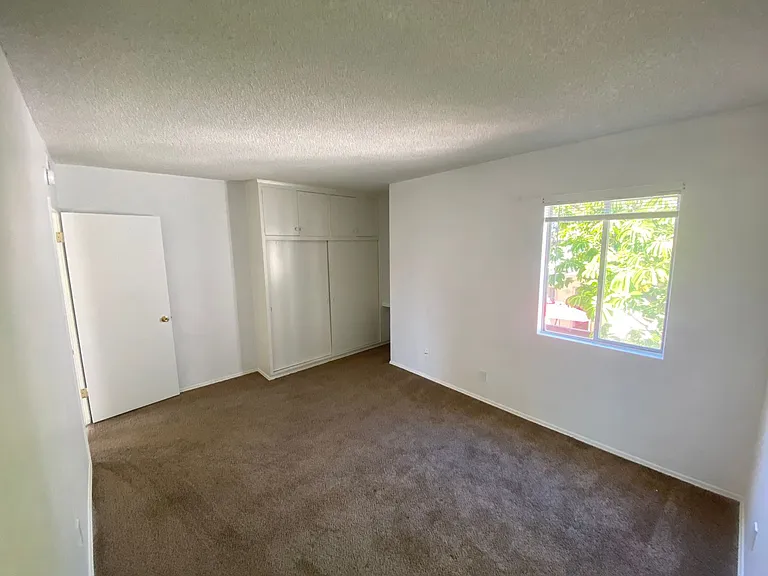 860 Olive Ave — Photo 7