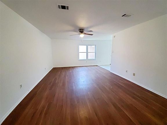 5th image of 912 Park Meadow Dr