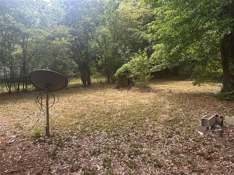 3208 Caffey Dr — Photo 2