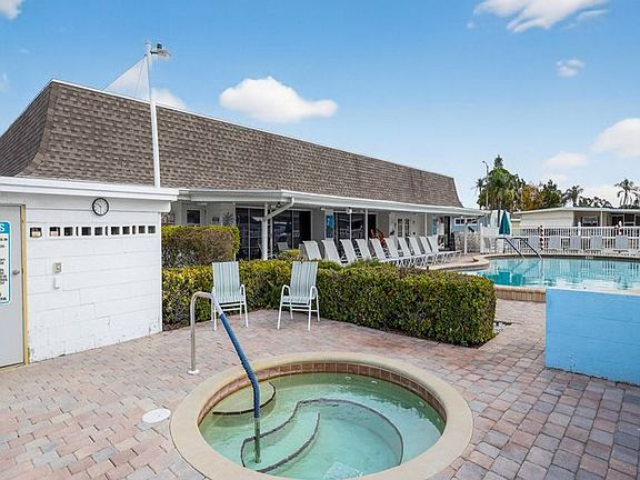 5th image of 2505 E Bay Dr #138