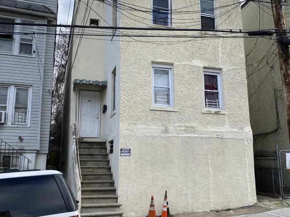 26 Stanley Ave, Staten Island, NY 10301